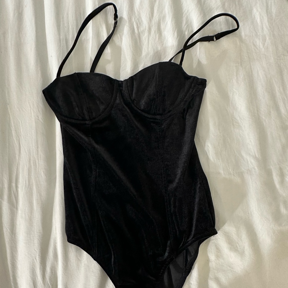 Signature 8 velvet corset bodysuit